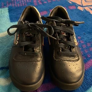 Boys fils sneakers size 1